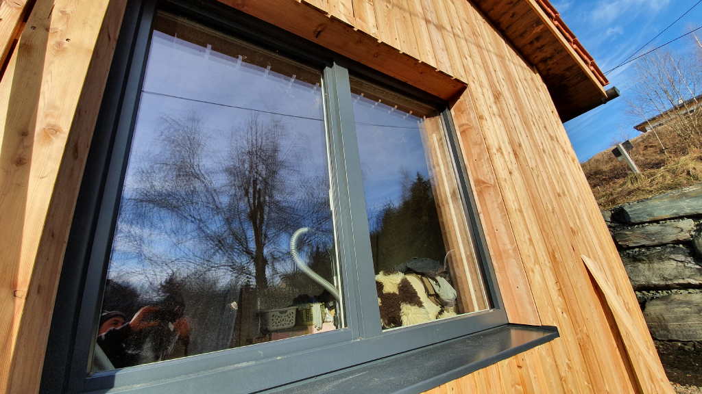 Fensterlaibung aus Lärchenholz