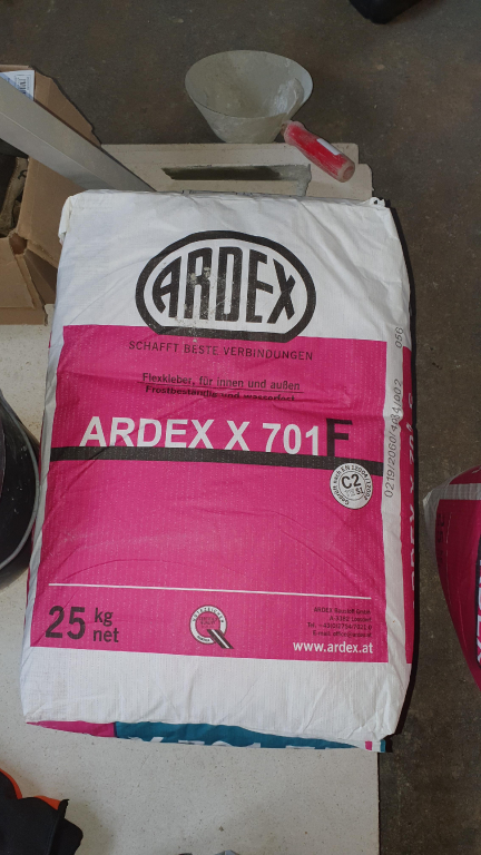 Flex-Kleber für innen und außen von Ardex